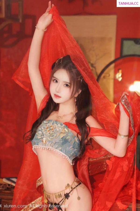   [XiuRen]高清写真图 2024.02.27 No.8146 小薯条nienie 性感美腿第13张图片